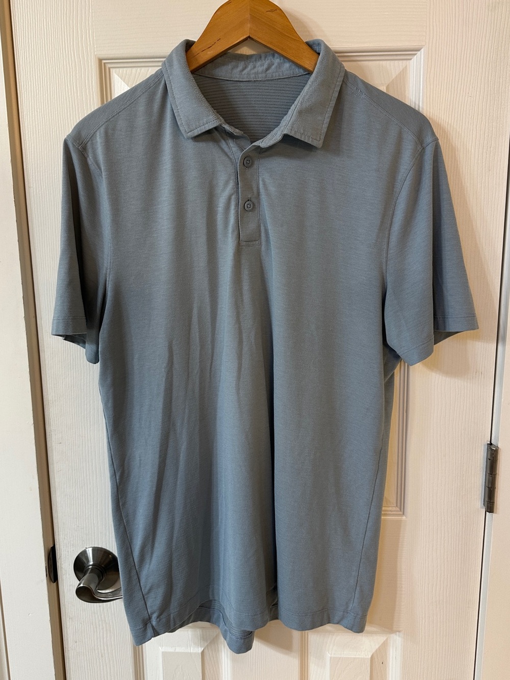 Lululemon Polo Shirt Mens Medium Gray Blue Trendy classic